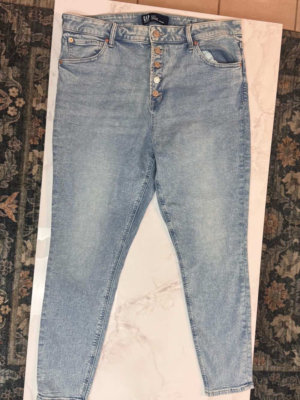 GAP Women's Skinny Jeans in Light Blue Wash